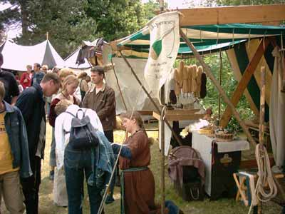 Yvonne f&uuml;hrt die Handspindel vor